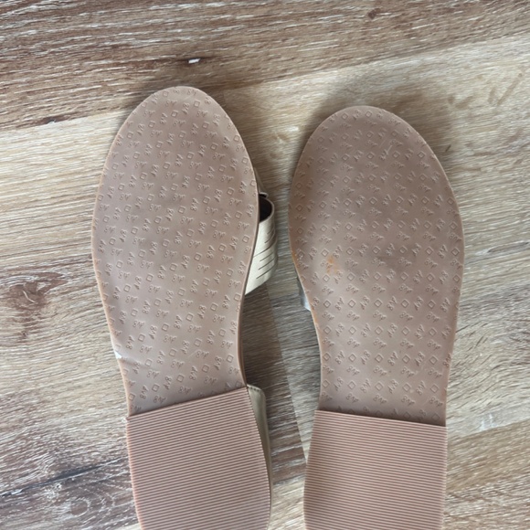 NEW Dolce Vita Gold Sandals - Picture 8 of 16